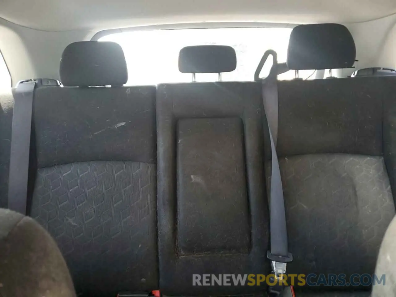 10 Photograph of a damaged car JA4ARUAU4MU008615 MITSUBISHI OUTLANDER 2021