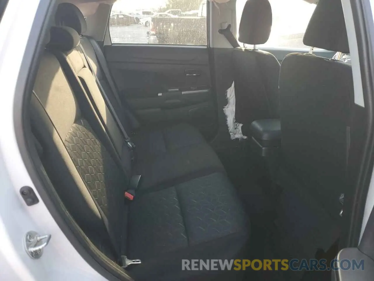 12 Photograph of a damaged car JA4ARUAU4MU014303 MITSUBISHI OUTLANDER 2021