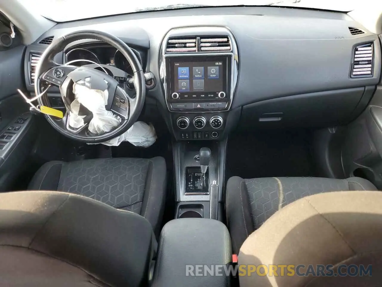 8 Photograph of a damaged car JA4ARUAU4MU014303 MITSUBISHI OUTLANDER 2021