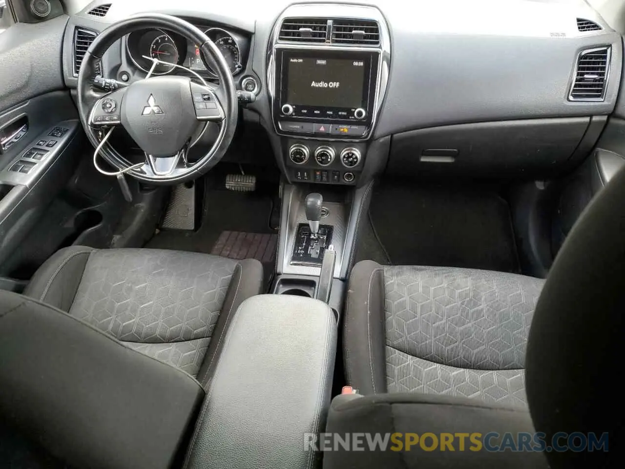 8 Photograph of a damaged car JA4ARUAU5MU008266 MITSUBISHI OUTLANDER 2021