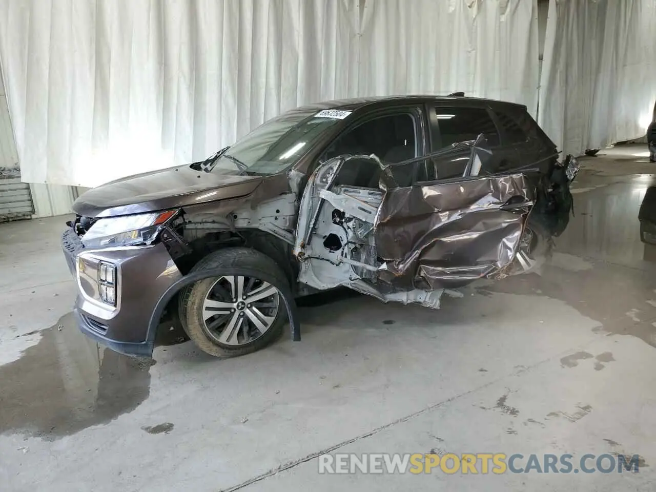 1 Photograph of a damaged car JA4ARUAU5MU016111 MITSUBISHI OUTLANDER 2021