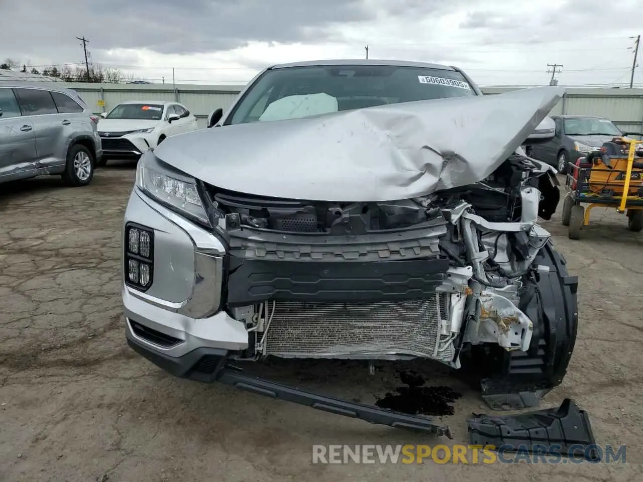 5 Photograph of a damaged car JA4ARUAU5MU029182 MITSUBISHI OUTLANDER 2021