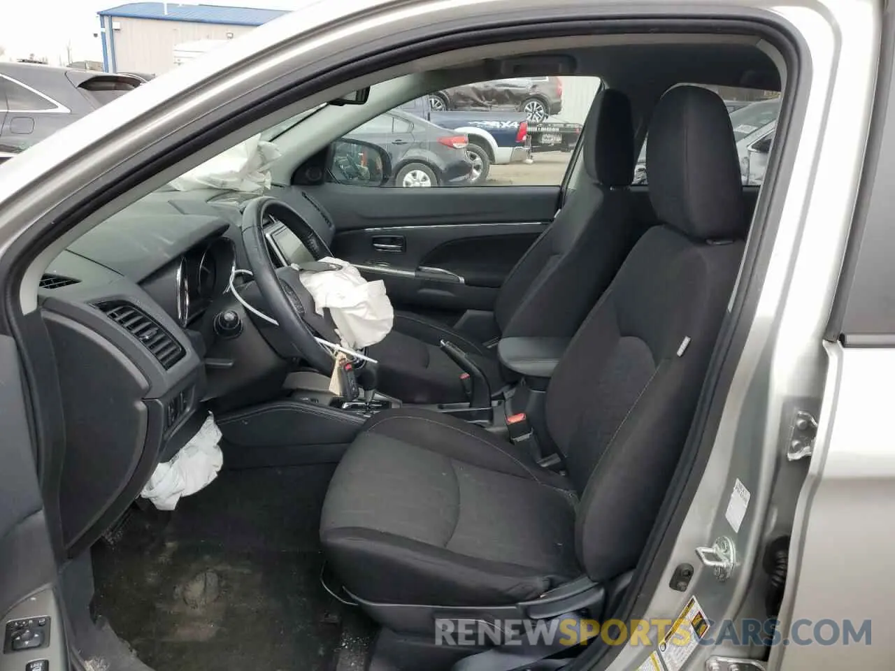 7 Photograph of a damaged car JA4ARUAU5MU029182 MITSUBISHI OUTLANDER 2021