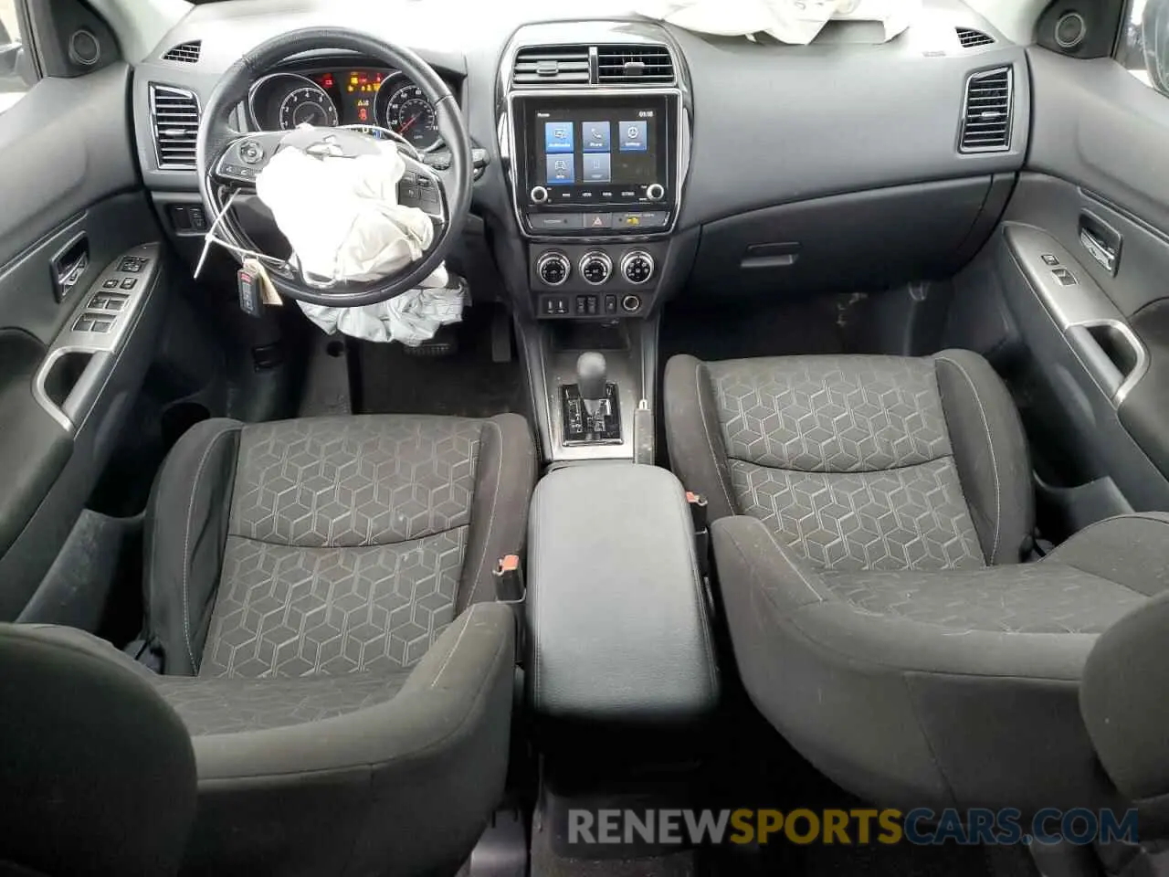 8 Photograph of a damaged car JA4ARUAU5MU029182 MITSUBISHI OUTLANDER 2021