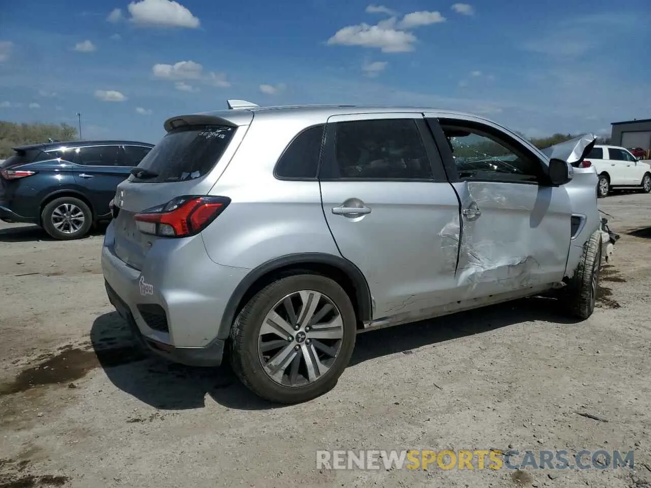 3 Photograph of a damaged car JA4ARUAU7MU025506 MITSUBISHI OUTLANDER 2021