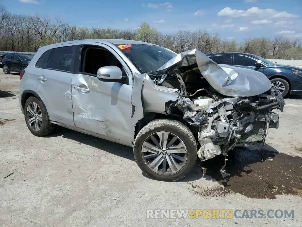 4 Photograph of a damaged car JA4ARUAU7MU025506 MITSUBISHI OUTLANDER 2021