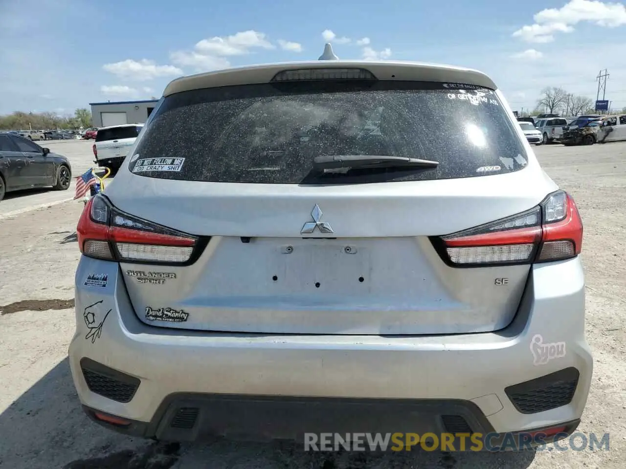 6 Photograph of a damaged car JA4ARUAU7MU025506 MITSUBISHI OUTLANDER 2021