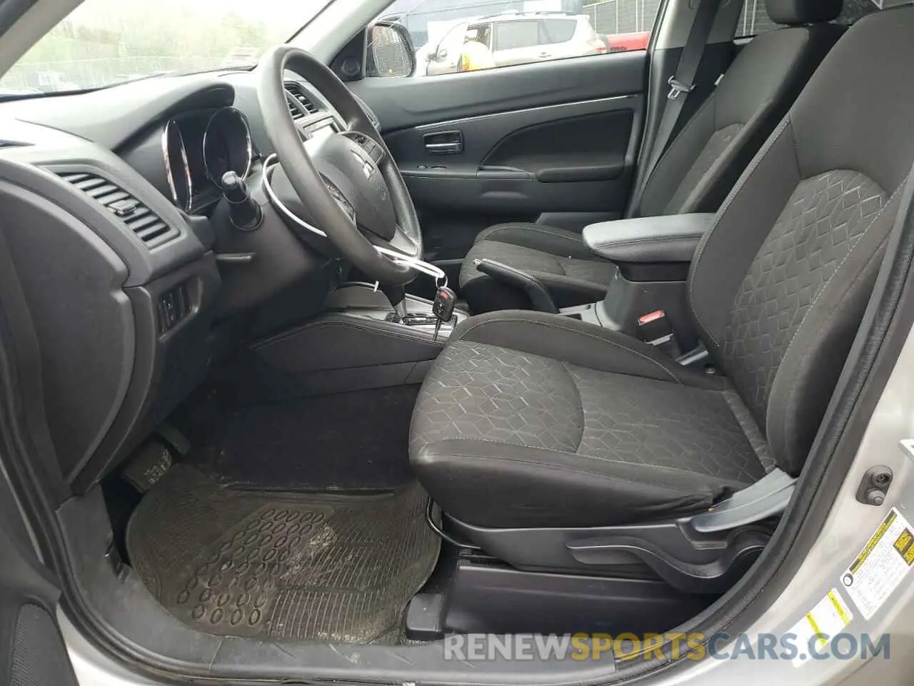 7 Photograph of a damaged car JA4ARUAU7MU034416 MITSUBISHI OUTLANDER 2021