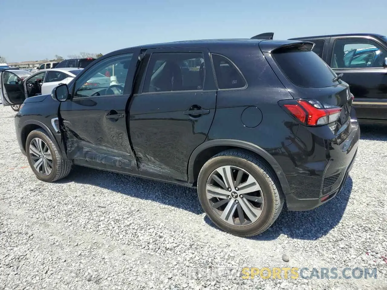 2 Photograph of a damaged car JA4ARUAU8MU017365 MITSUBISHI OUTLANDER 2021