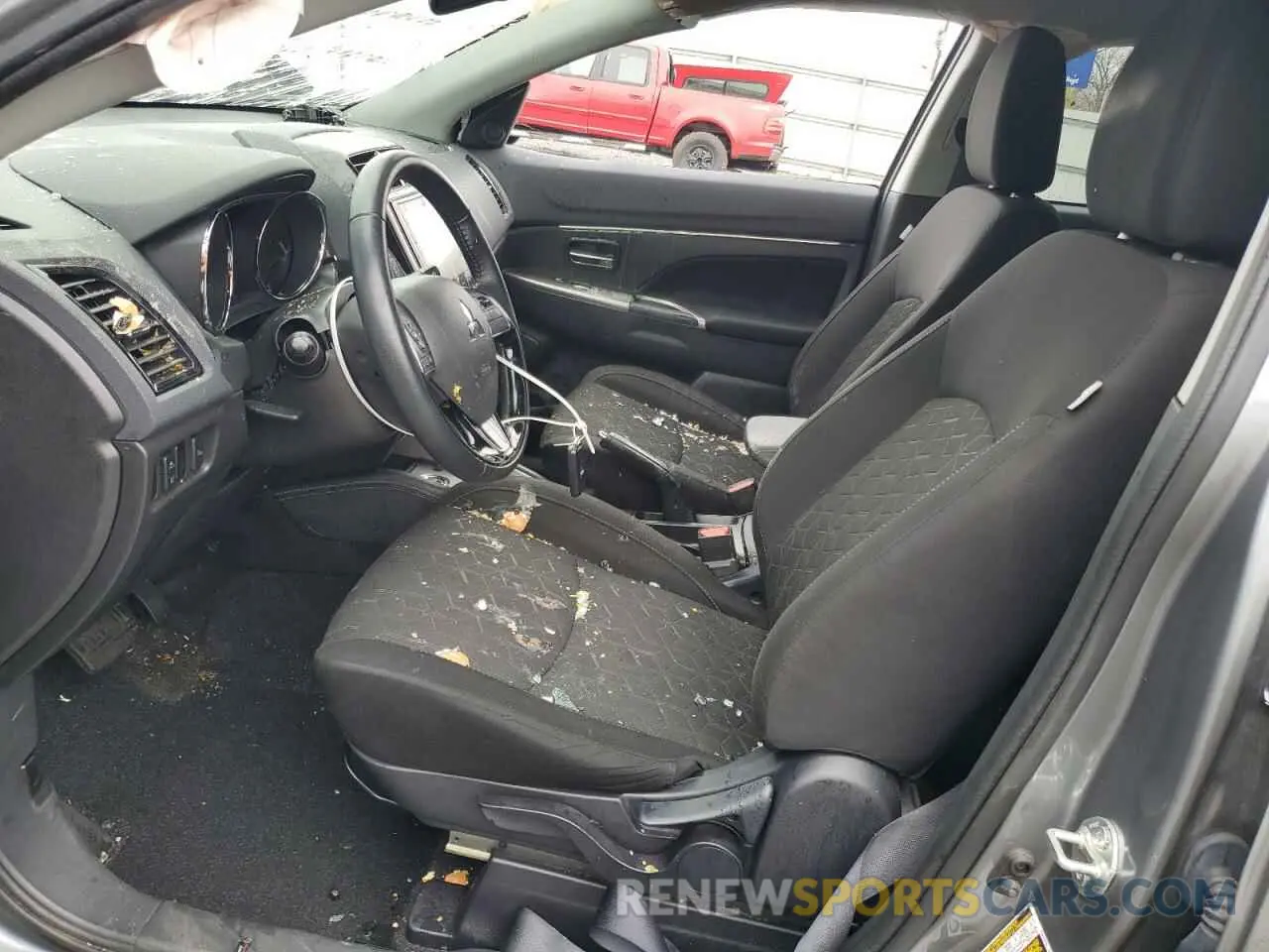 7 Photograph of a damaged car JA4ARUAU8MU034103 MITSUBISHI OUTLANDER 2021