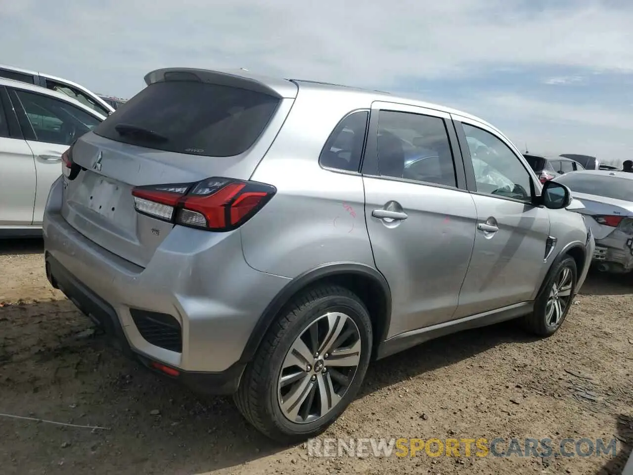 3 Photograph of a damaged car JA4ARUAUXMU017089 MITSUBISHI OUTLANDER 2021