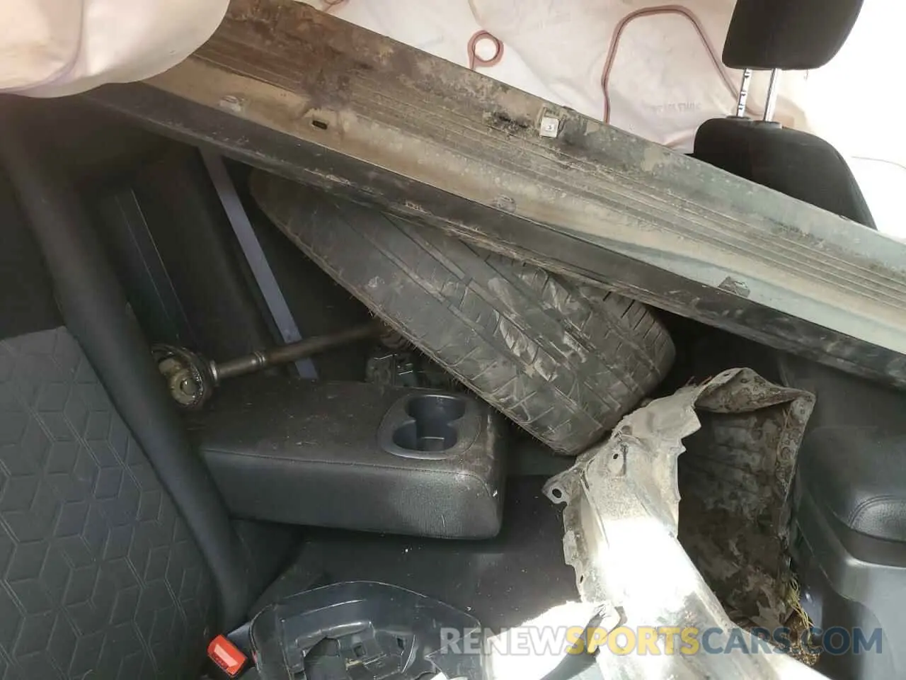 13 Photograph of a damaged car JA4ARUAUXMU017951 MITSUBISHI OUTLANDER 2021