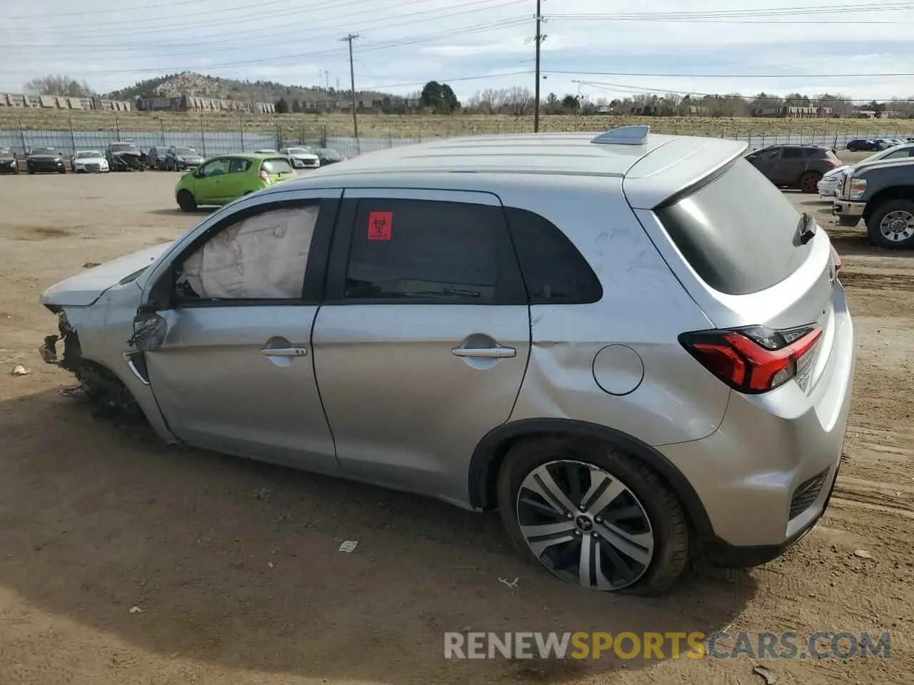 2 Photograph of a damaged car JA4ARUAUXMU017951 MITSUBISHI OUTLANDER 2021