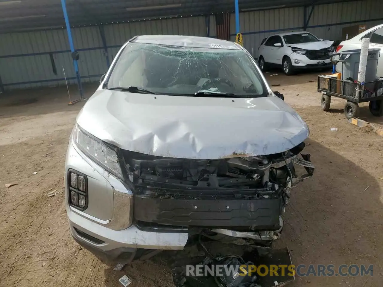 5 Photograph of a damaged car JA4ARUAUXMU017951 MITSUBISHI OUTLANDER 2021