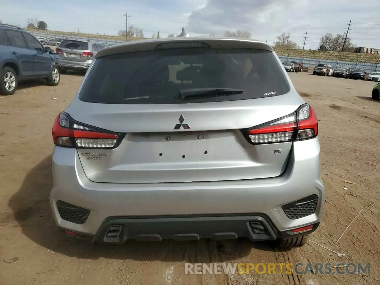 6 Photograph of a damaged car JA4ARUAUXMU017951 MITSUBISHI OUTLANDER 2021