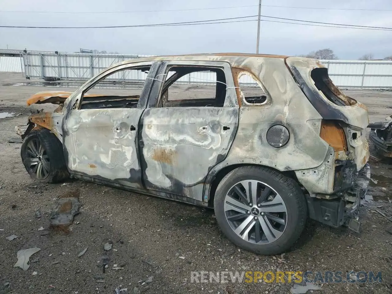 2 Photograph of a damaged car JA4ARUAUXMU022826 MITSUBISHI OUTLANDER 2021