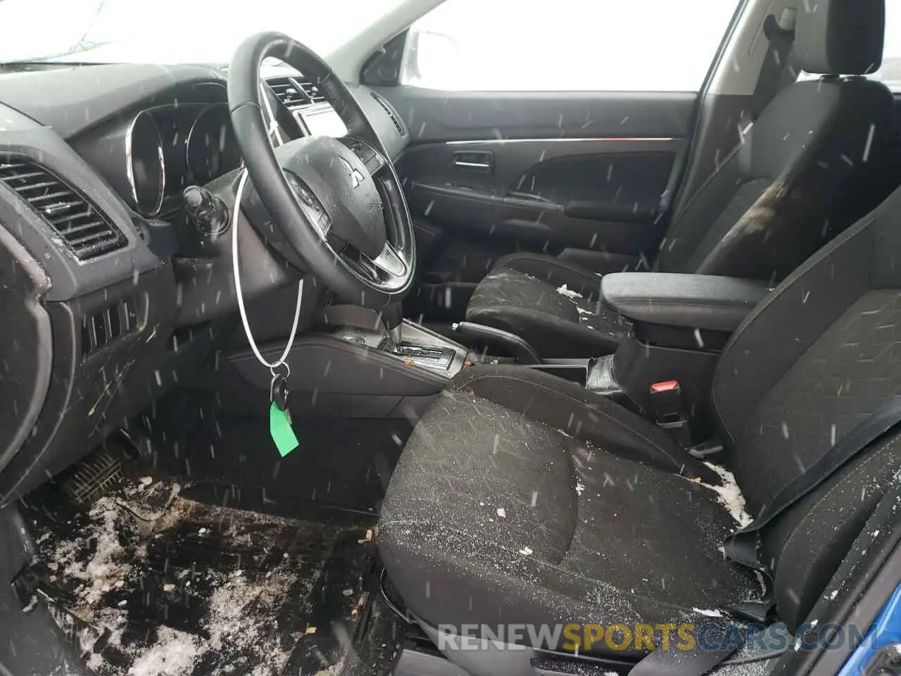 7 Photograph of a damaged car JA4AJVAW3NU604850 MITSUBISHI OUTLANDER 2022