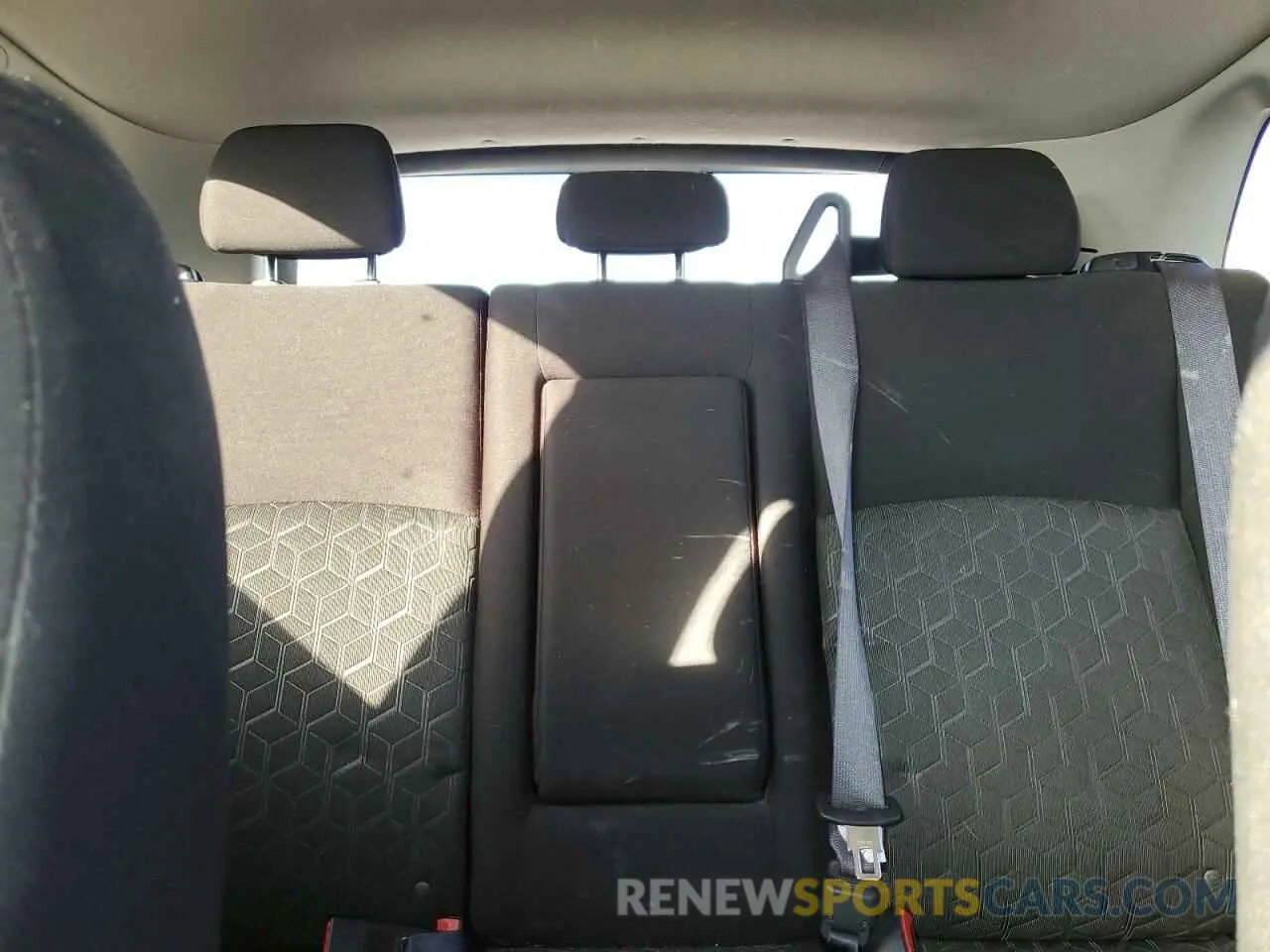 10 Photograph of a damaged car JA4AJVAW9NU601368 MITSUBISHI OUTLANDER 2022