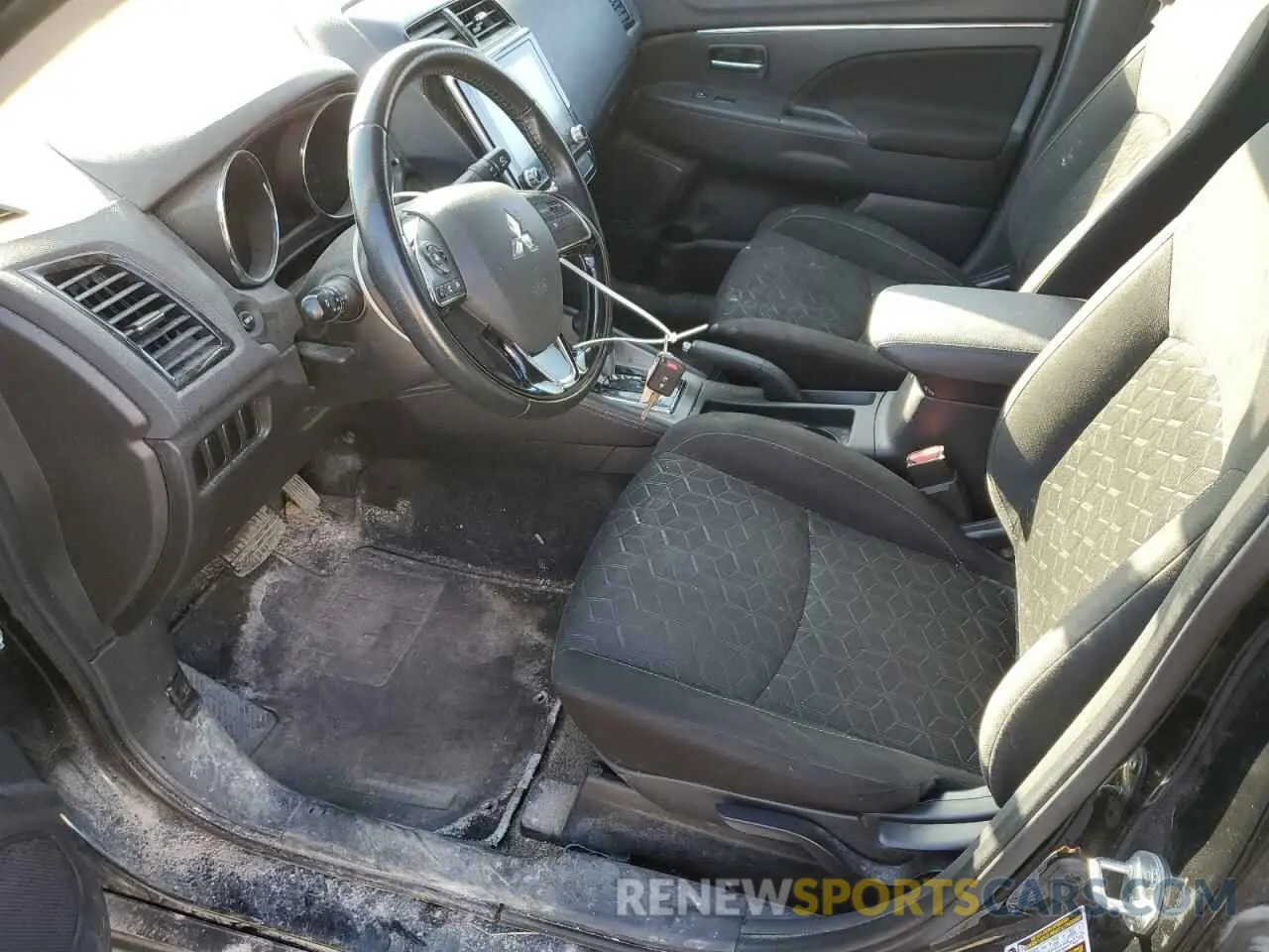 7 Photograph of a damaged car JA4AJVAW9NU601368 MITSUBISHI OUTLANDER 2022