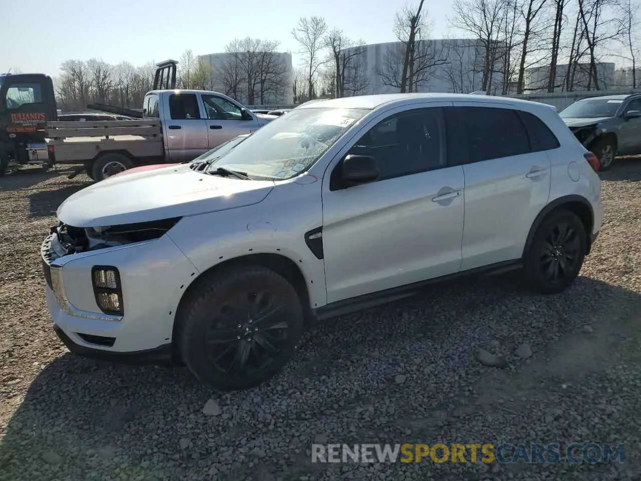 1 Photograph of a damaged car JA4APUAU3NU013893 MITSUBISHI OUTLANDER 2022