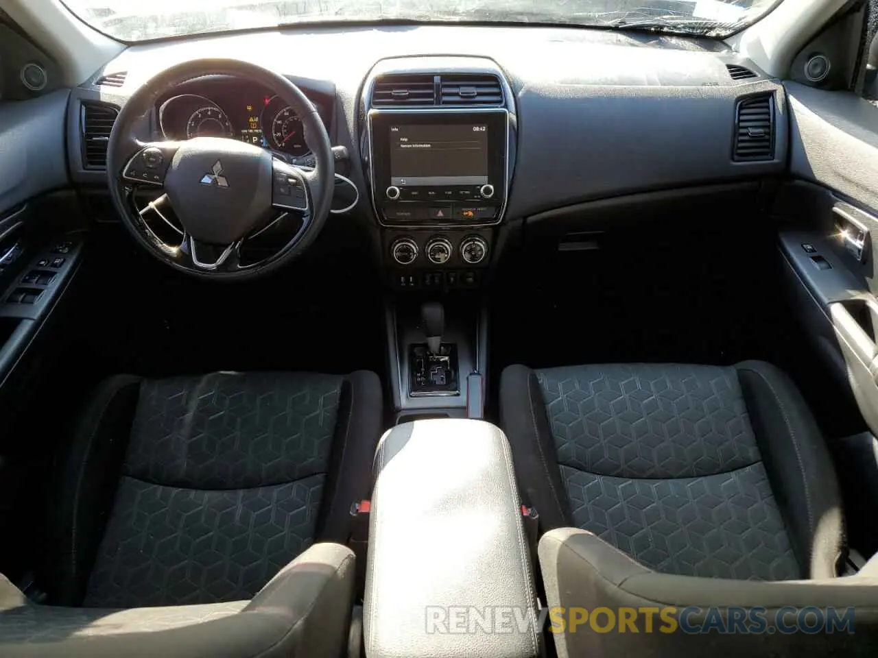 8 Photograph of a damaged car JA4APUAU3NU017426 MITSUBISHI OUTLANDER 2022