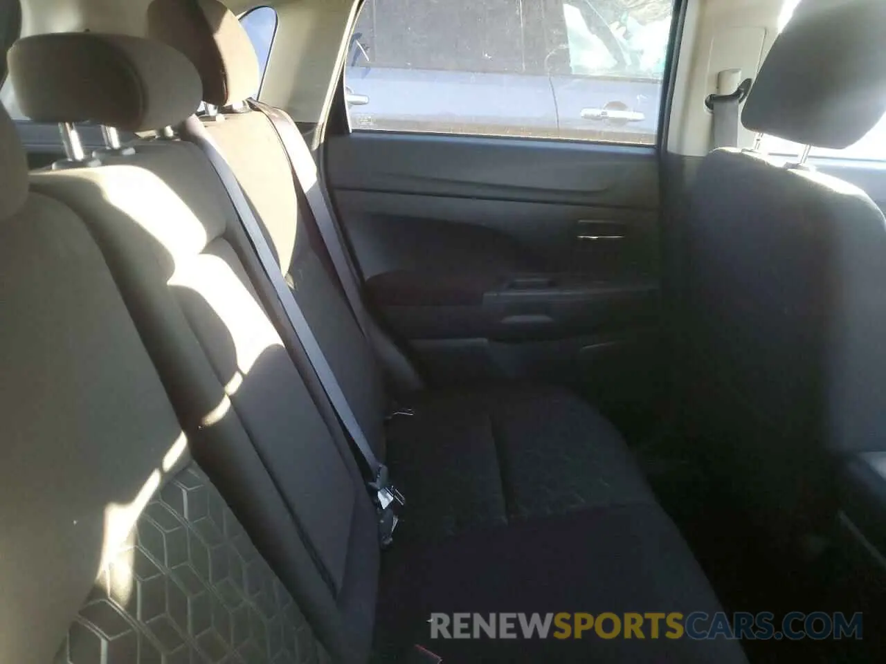 11 Photograph of a damaged car JA4APUAU6NU015055 MITSUBISHI OUTLANDER 2022