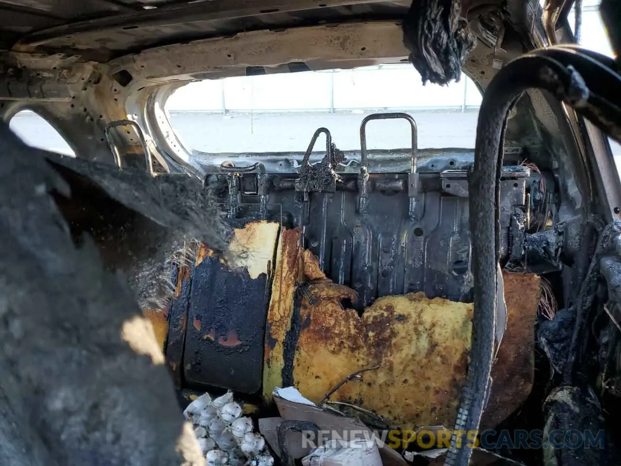 10 Photograph of a damaged car JA4APUAU7NU009619 MITSUBISHI OUTLANDER 2022