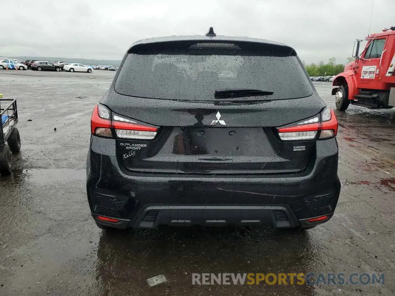 6 Photograph of a damaged car JA4APUAU7NU020295 MITSUBISHI OUTLANDER 2022