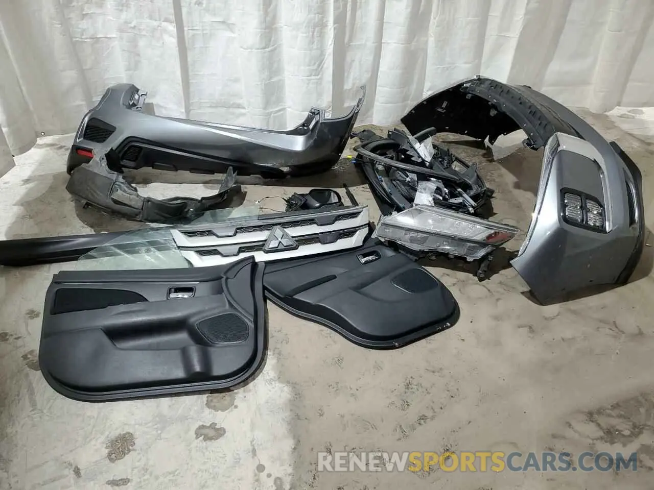 13 Photograph of a damaged car JA4APUAUXNU015768 MITSUBISHI OUTLANDER 2022