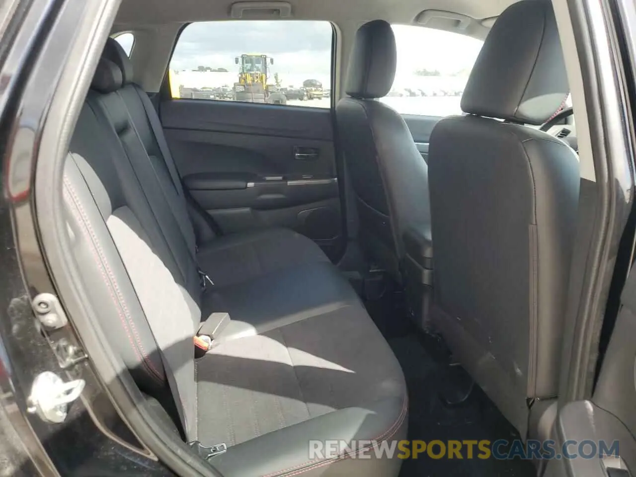 12 Photograph of a damaged car JA4APVAU6NU009195 MITSUBISHI OUTLANDER 2022