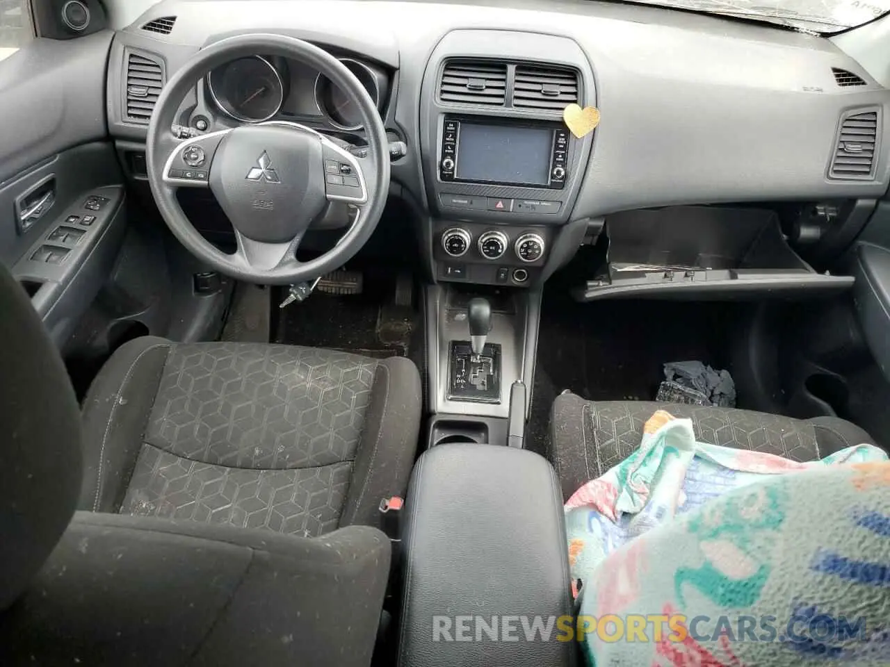 8 Photograph of a damaged car JA4ARUAU2NU006718 MITSUBISHI OUTLANDER 2022