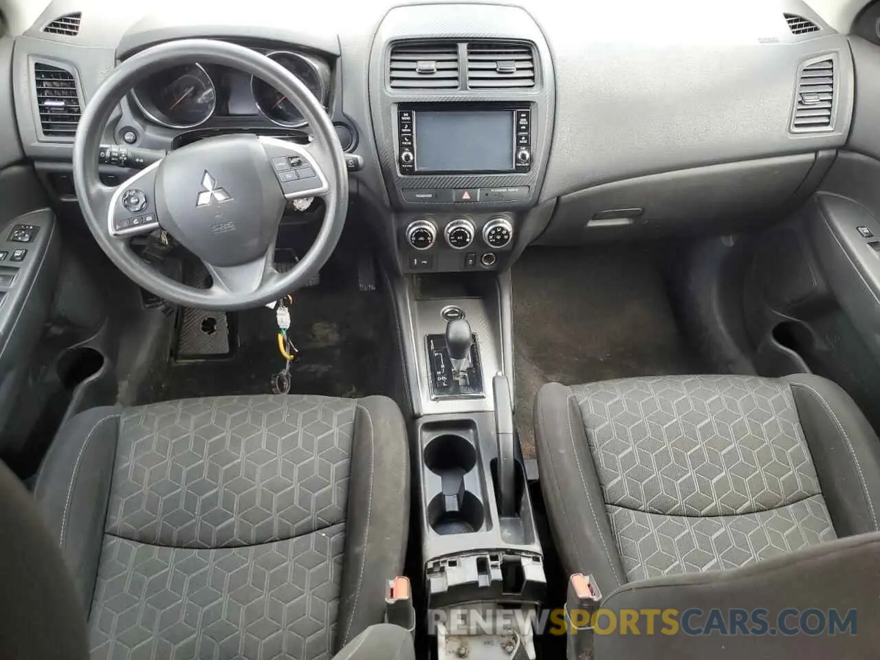 8 Photograph of a damaged car JA4ARUAU2NU021784 MITSUBISHI OUTLANDER 2022