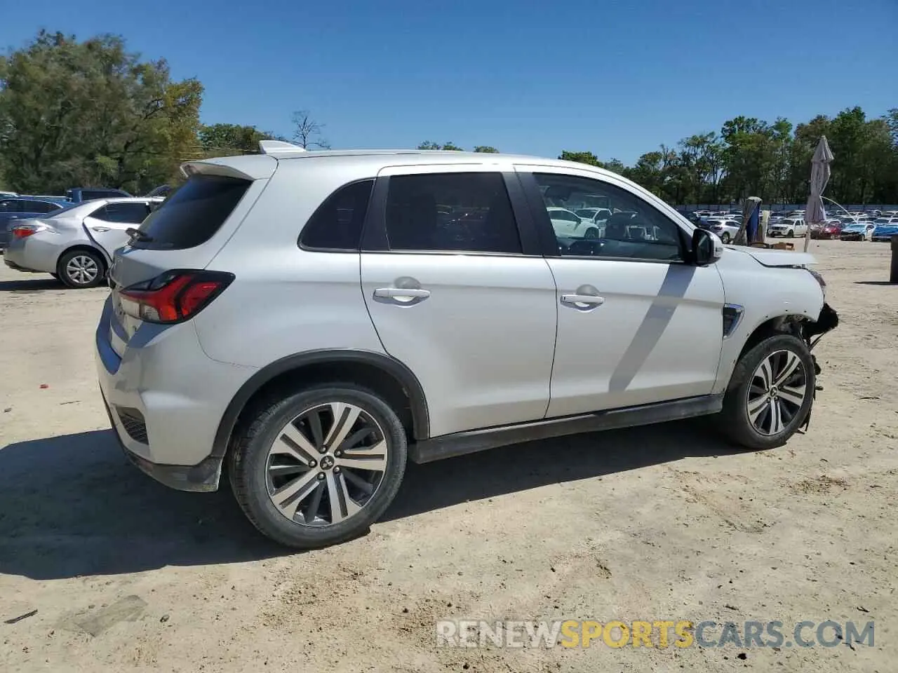 3 Photograph of a damaged car JA4ARUAU3NU006873 MITSUBISHI OUTLANDER 2022