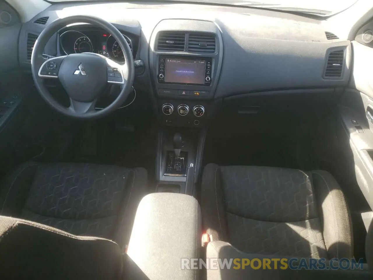 8 Photograph of a damaged car JA4ARUAU8NU019330 MITSUBISHI OUTLANDER 2022