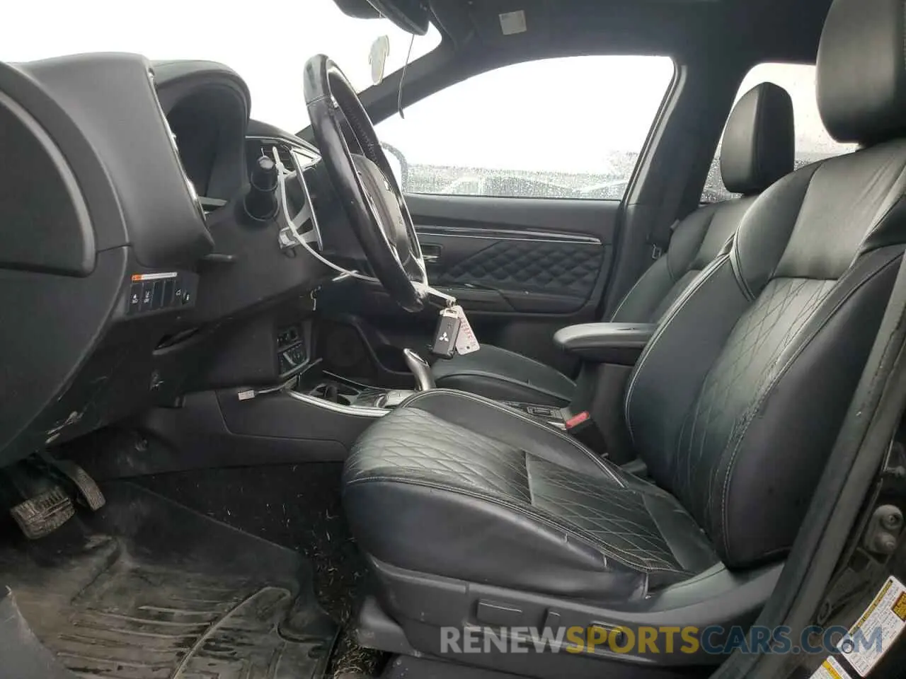 7 Photograph of a damaged car JA4J2VA77NZ027670 MITSUBISHI OUTLANDER 2022