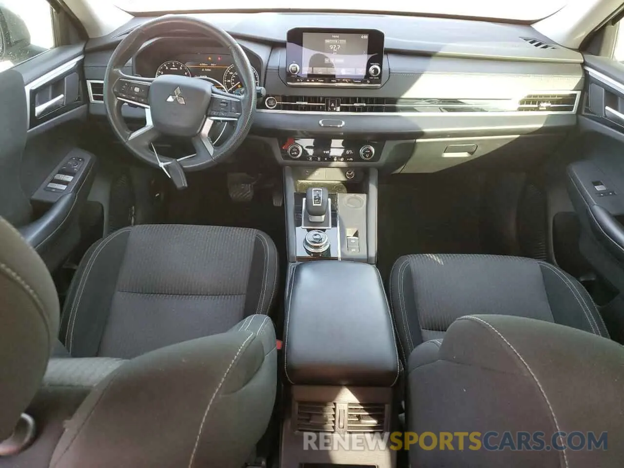 8 Photograph of a damaged car JA4J3TA80NZ033594 MITSUBISHI OUTLANDER 2022