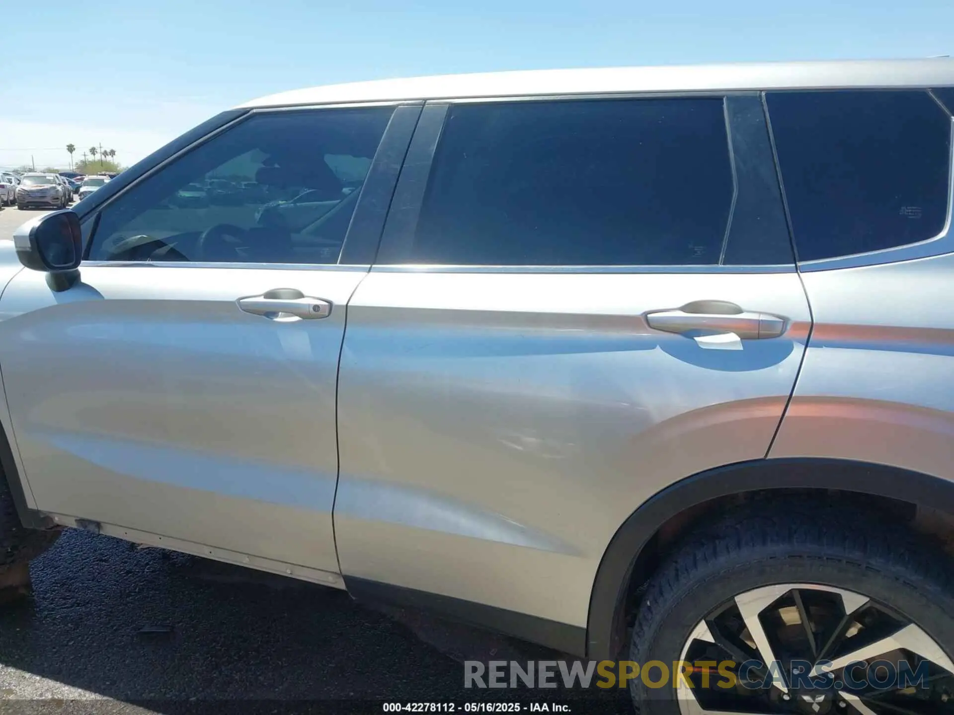 13 Photograph of a damaged car JA4J3TA81NZ015802 MITSUBISHI OUTLANDER 2022