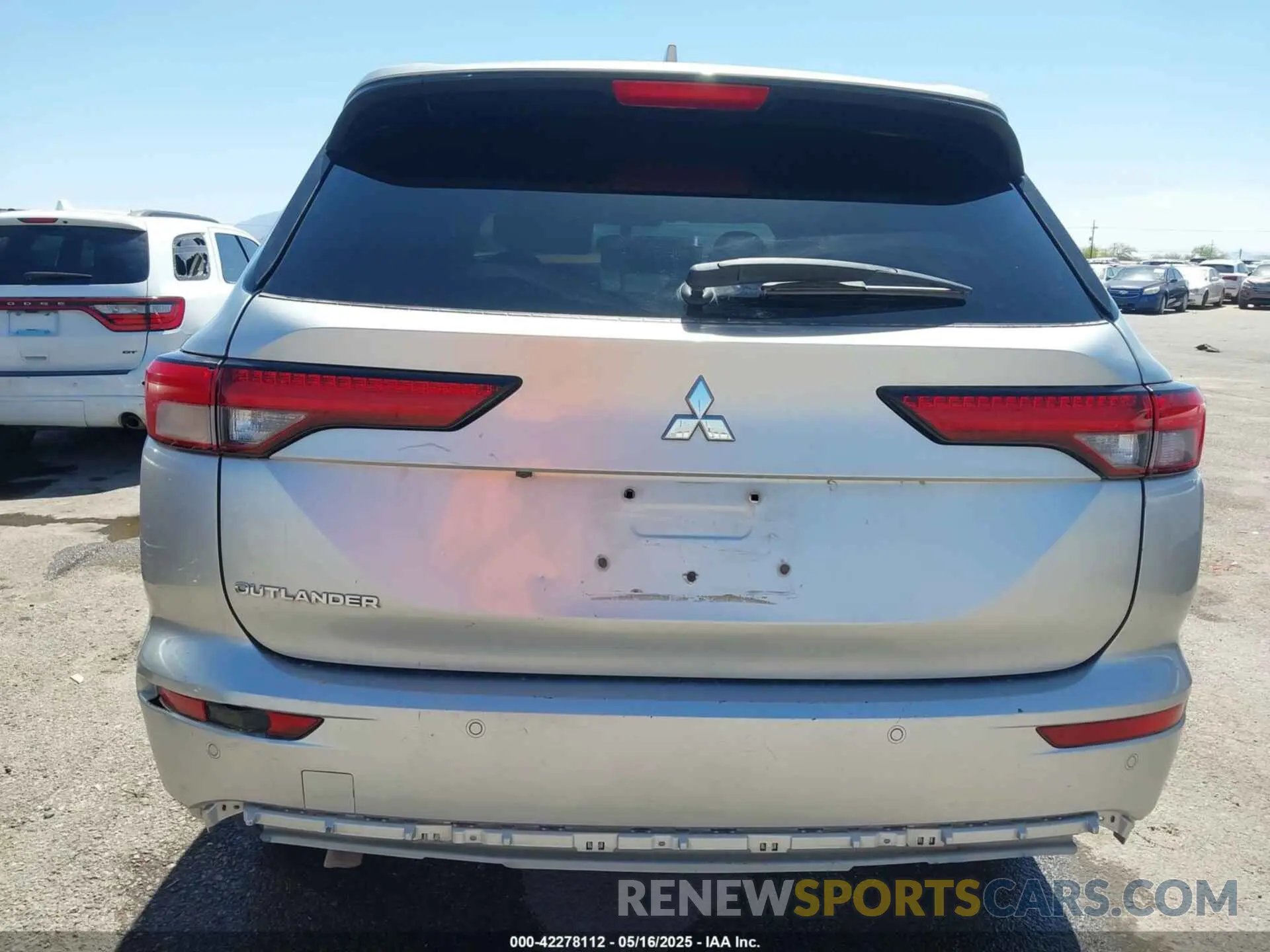 15 Photograph of a damaged car JA4J3TA81NZ015802 MITSUBISHI OUTLANDER 2022