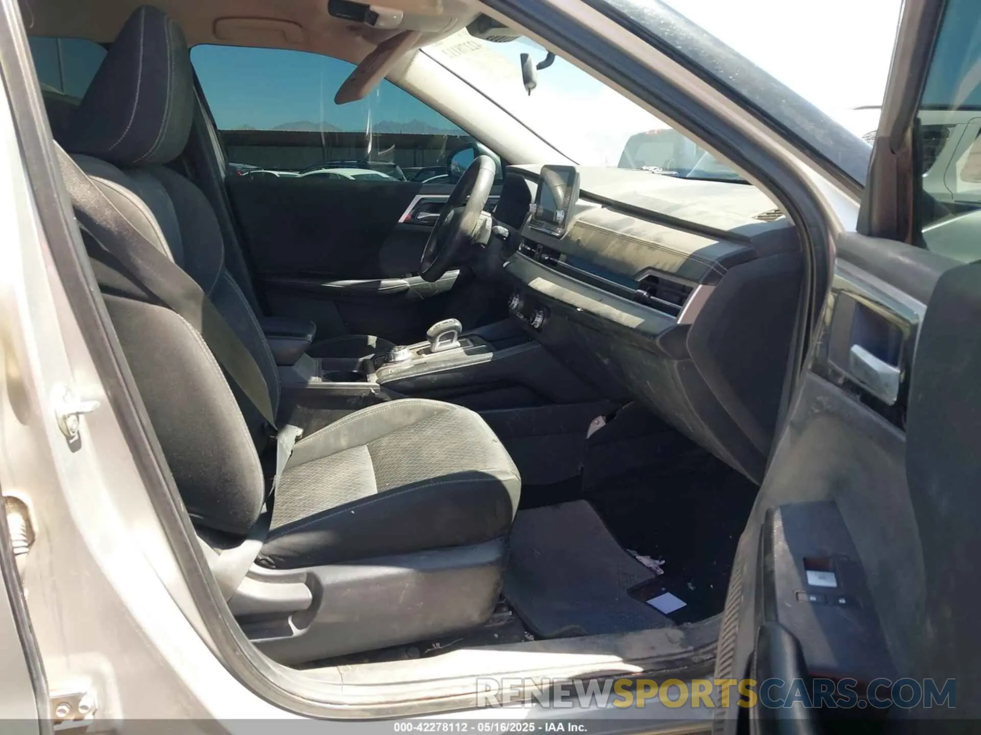 5 Photograph of a damaged car JA4J3TA81NZ015802 MITSUBISHI OUTLANDER 2022