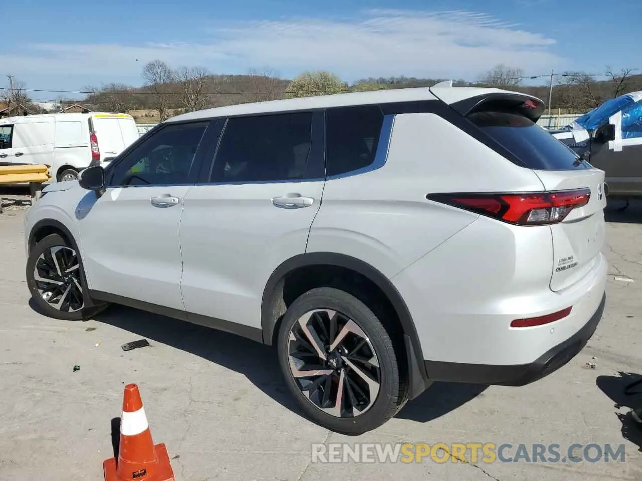 2 Photograph of a damaged car JA4J3TA81NZ052753 MITSUBISHI OUTLANDER 2022