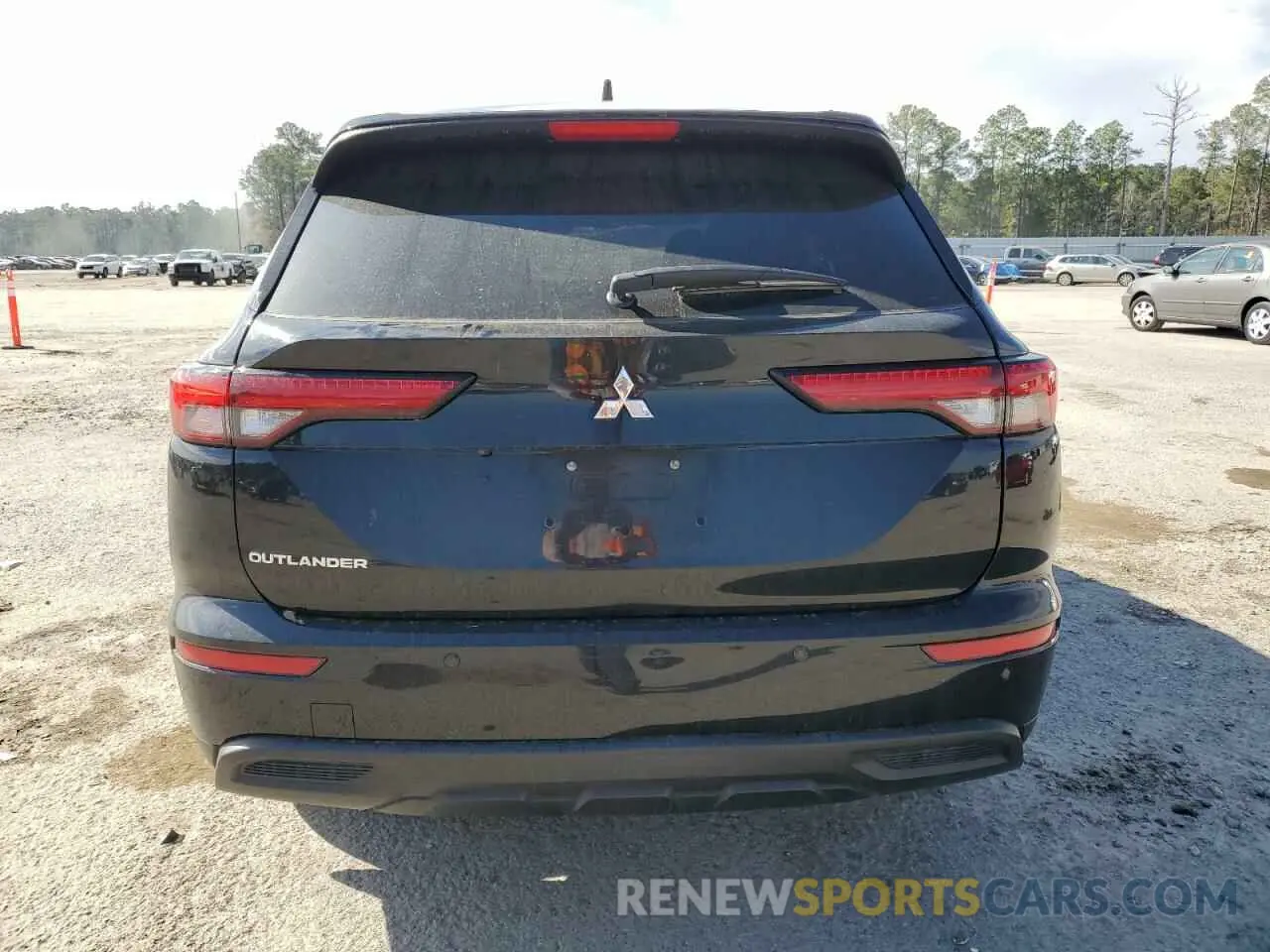 6 Photograph of a damaged car JA4J3TA82NZ052826 MITSUBISHI OUTLANDER 2022