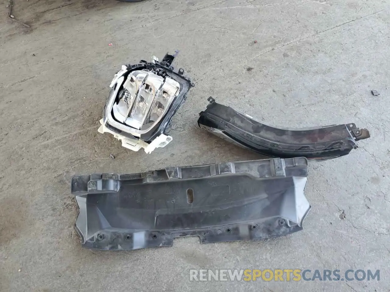 13 Photograph of a damaged car JA4J3TA83NZ026123 MITSUBISHI OUTLANDER 2022