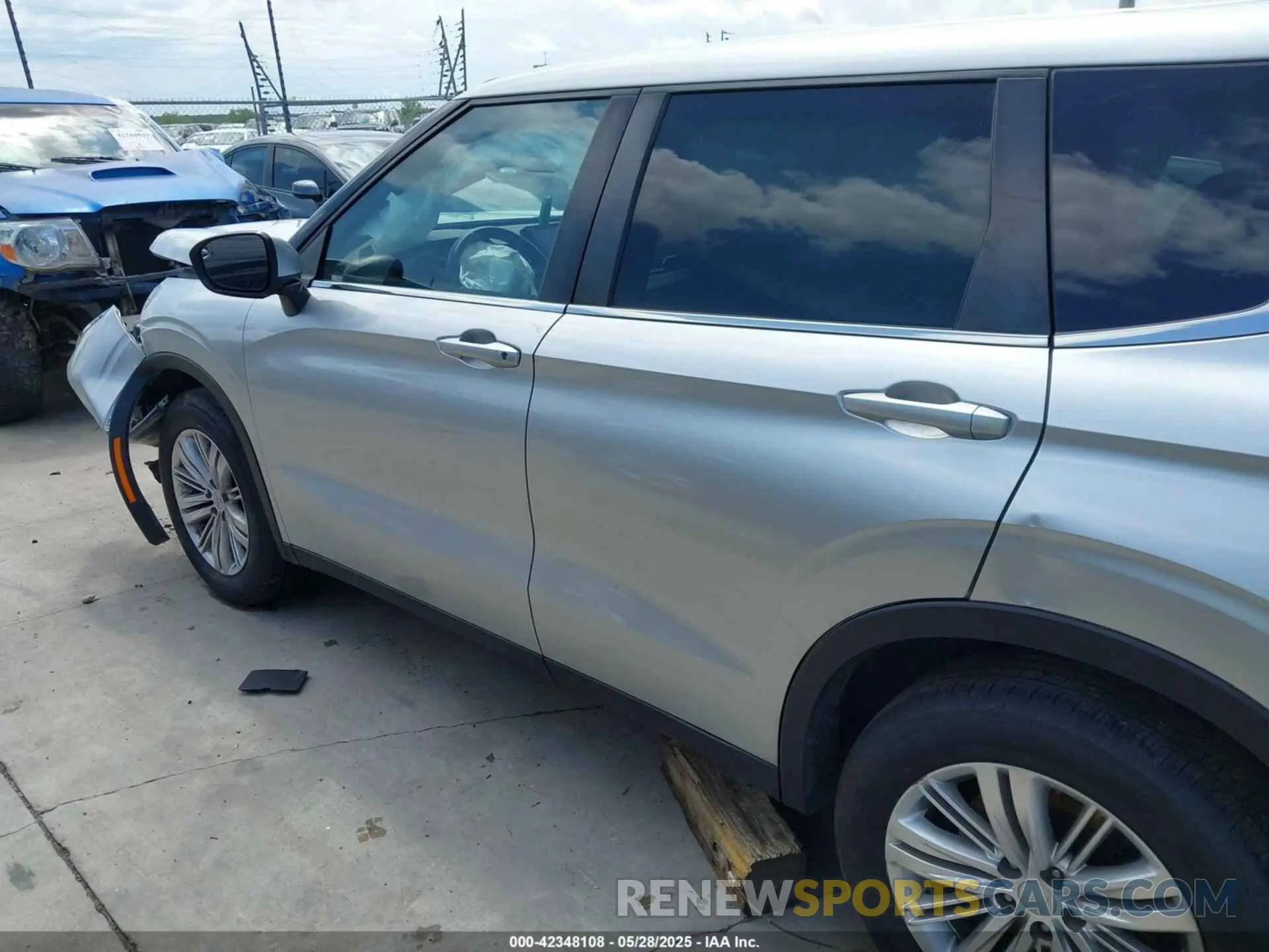 15 Photograph of a damaged car JA4J3TA84NZ015888 MITSUBISHI OUTLANDER 2022