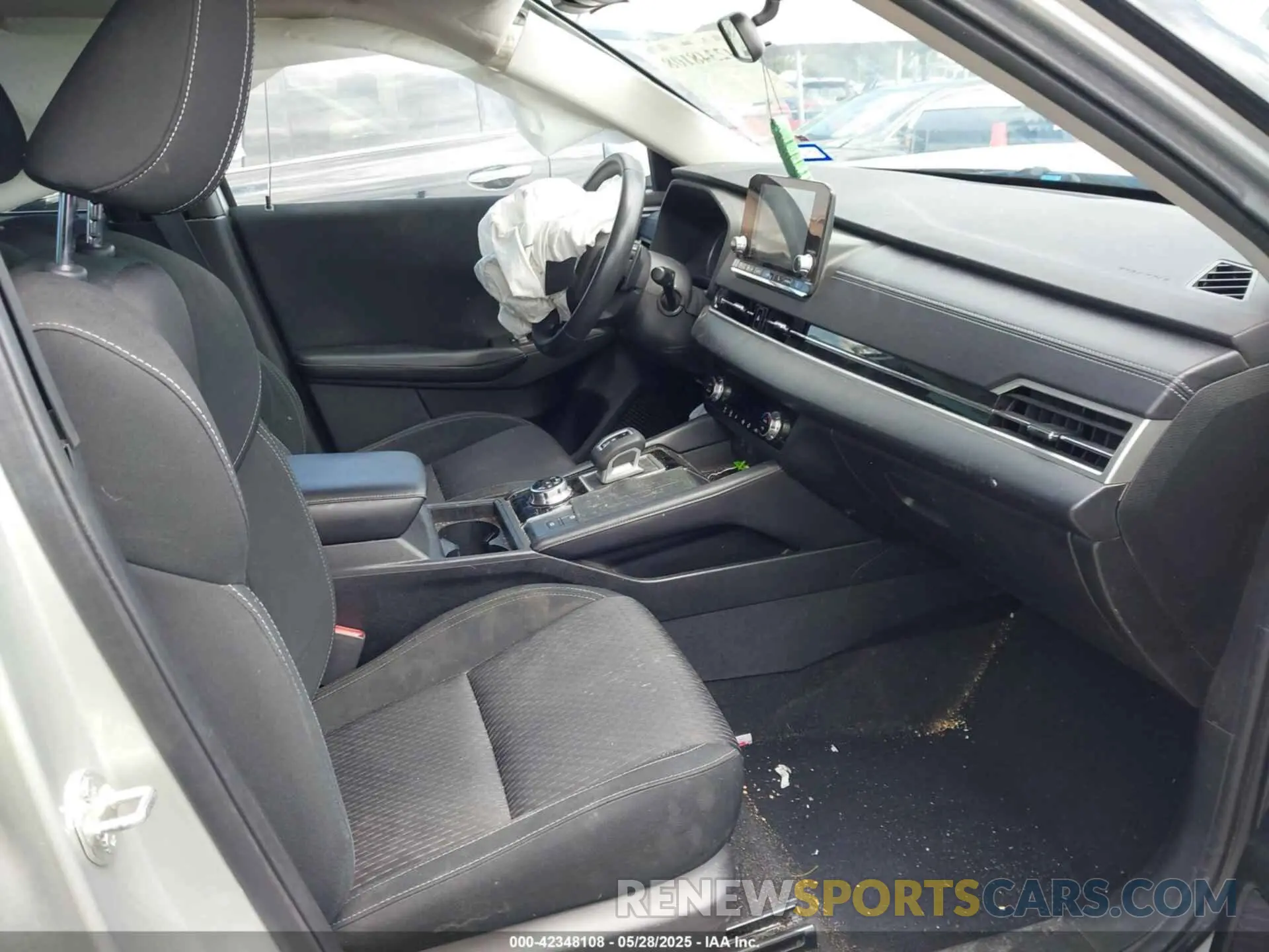 5 Photograph of a damaged car JA4J3TA84NZ015888 MITSUBISHI OUTLANDER 2022