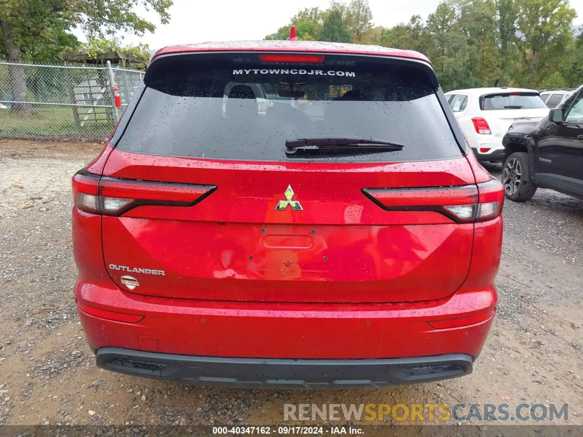 17 Photograph of a damaged car JA4J3TA84NZ023666 MITSUBISHI OUTLANDER 2022