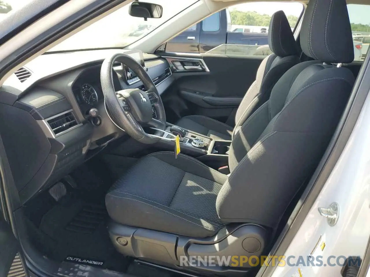 7 Photograph of a damaged car JA4J3TA85NZ020372 MITSUBISHI OUTLANDER 2022