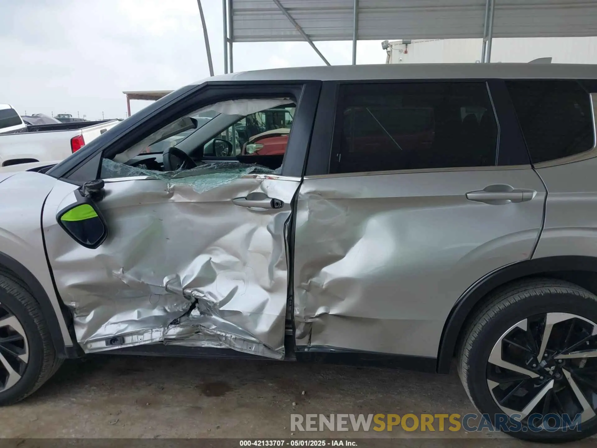 15 Photograph of a damaged car JA4J3TA88NZ047730 MITSUBISHI OUTLANDER 2022