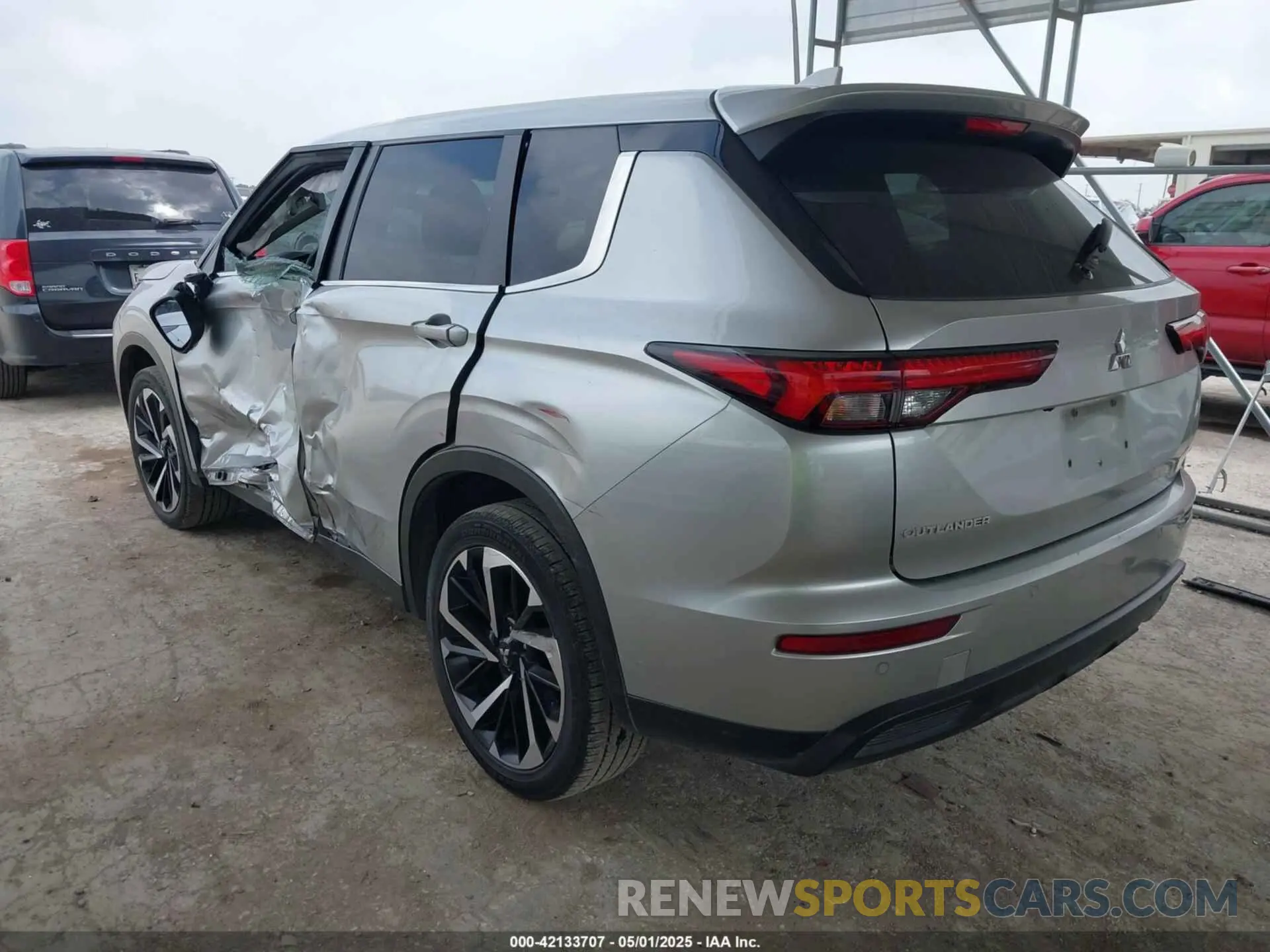 3 Photograph of a damaged car JA4J3TA88NZ047730 MITSUBISHI OUTLANDER 2022