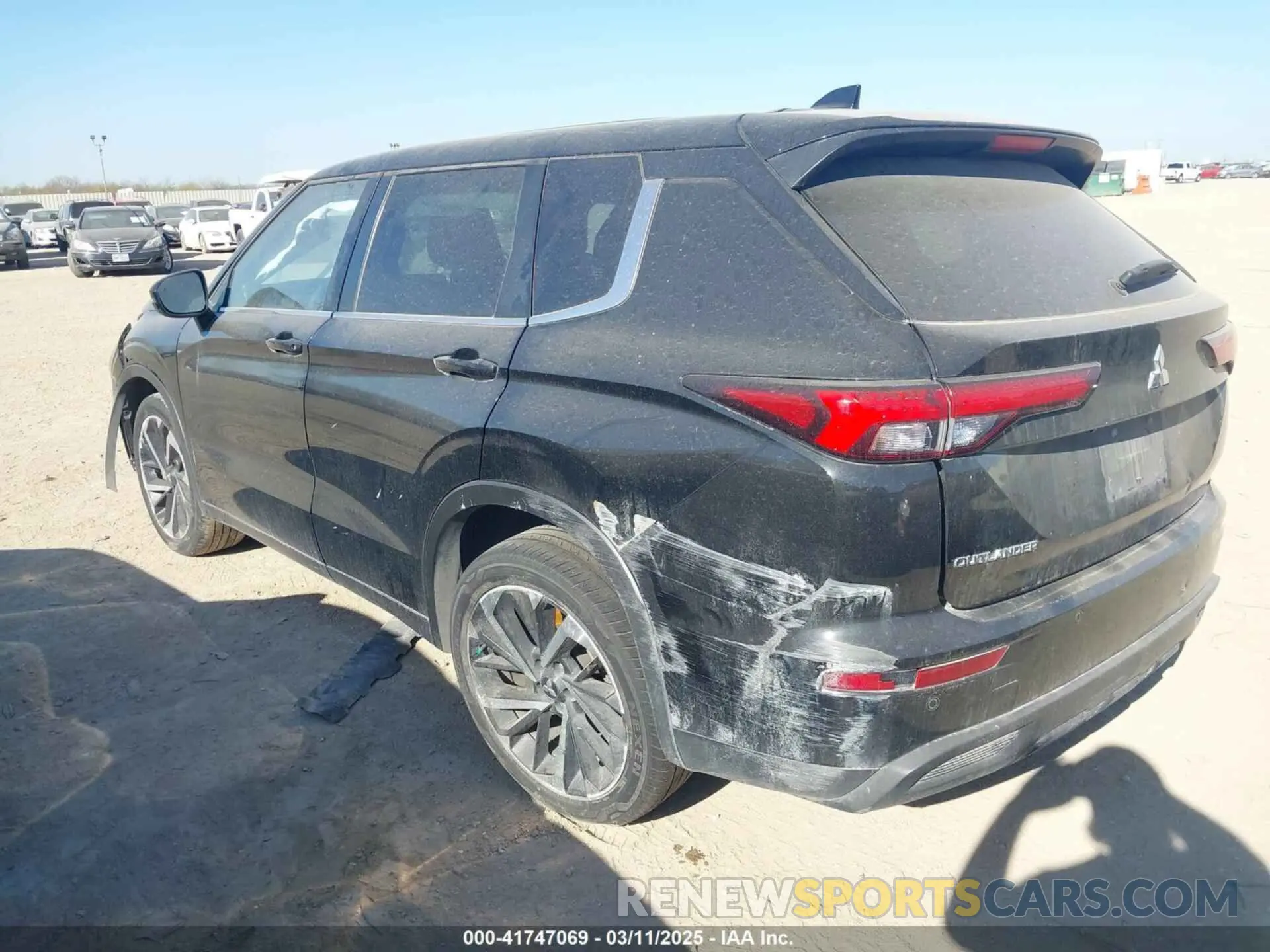 3 Photograph of a damaged car JA4J3TA89NZ054377 MITSUBISHI OUTLANDER 2022