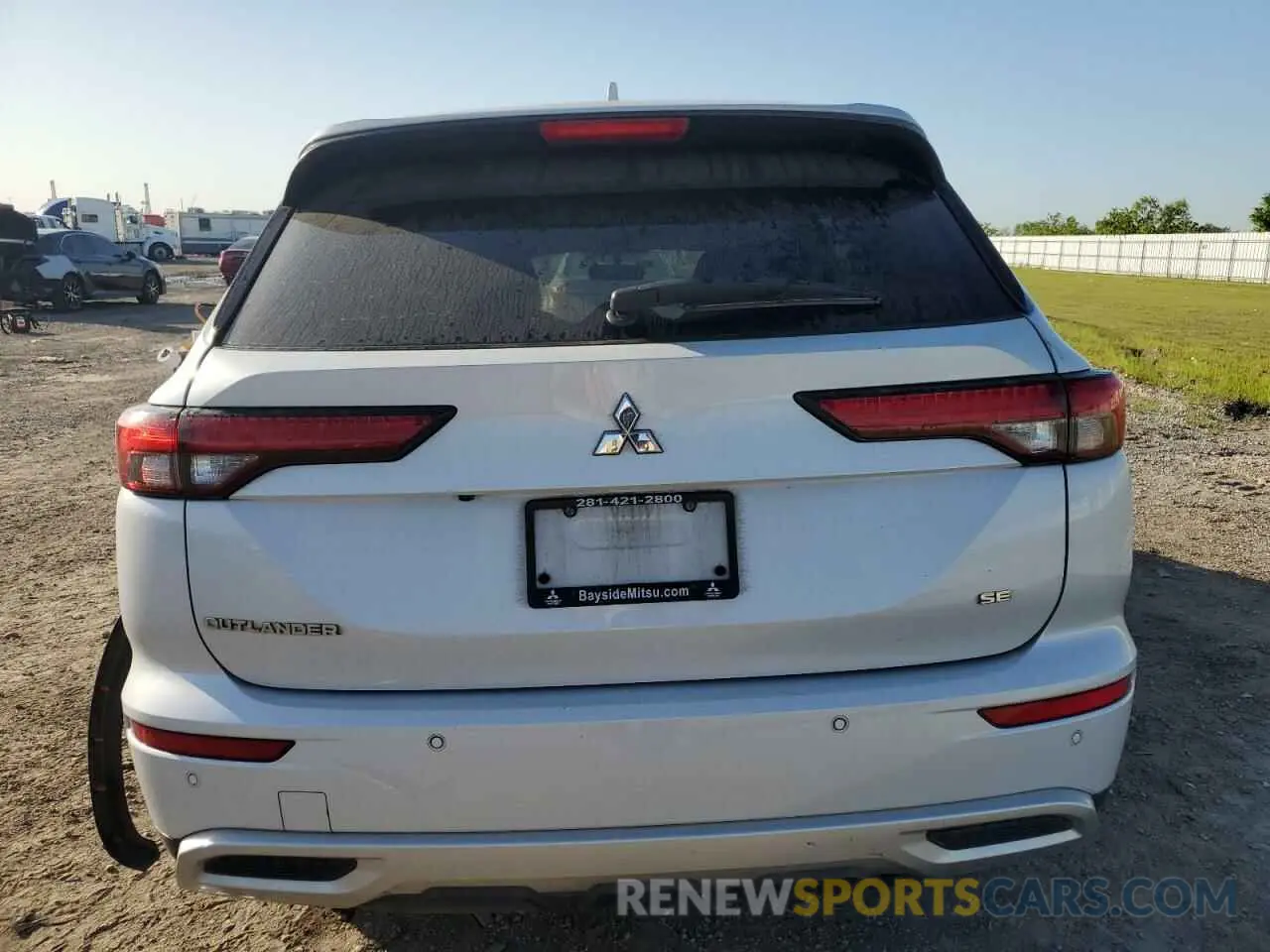 6 Photograph of a damaged car JA4J3UA80NZ026246 MITSUBISHI OUTLANDER 2022